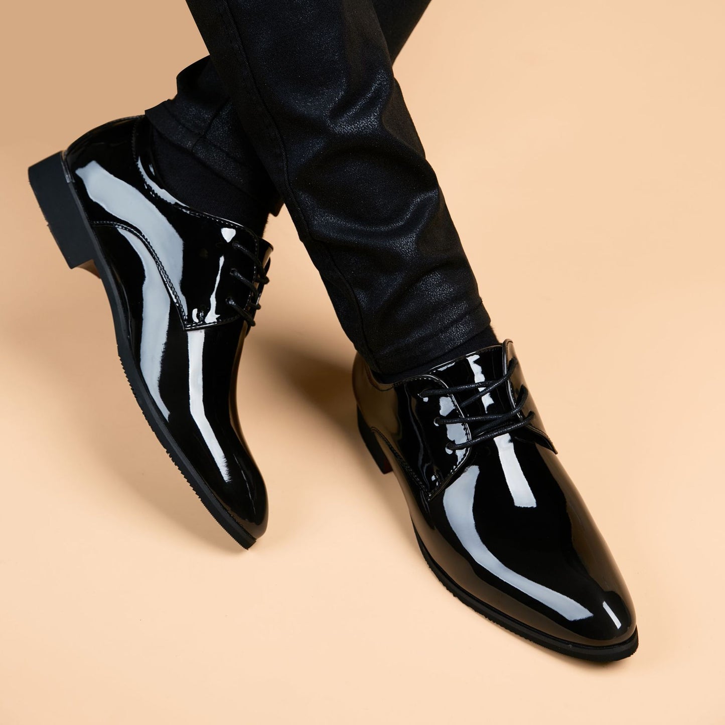 Pointed British Easy To Care Bright Leather Shoes