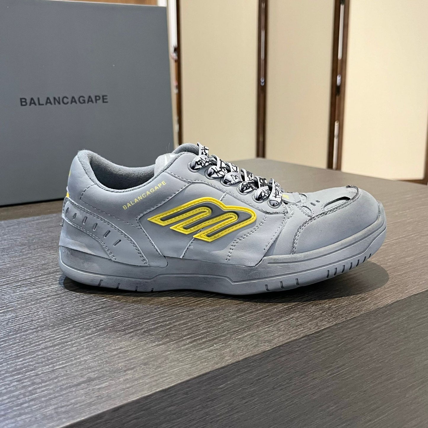 Women's & Men's Thick Sole Increased Lace Up Versatile Women's Sports Shoes