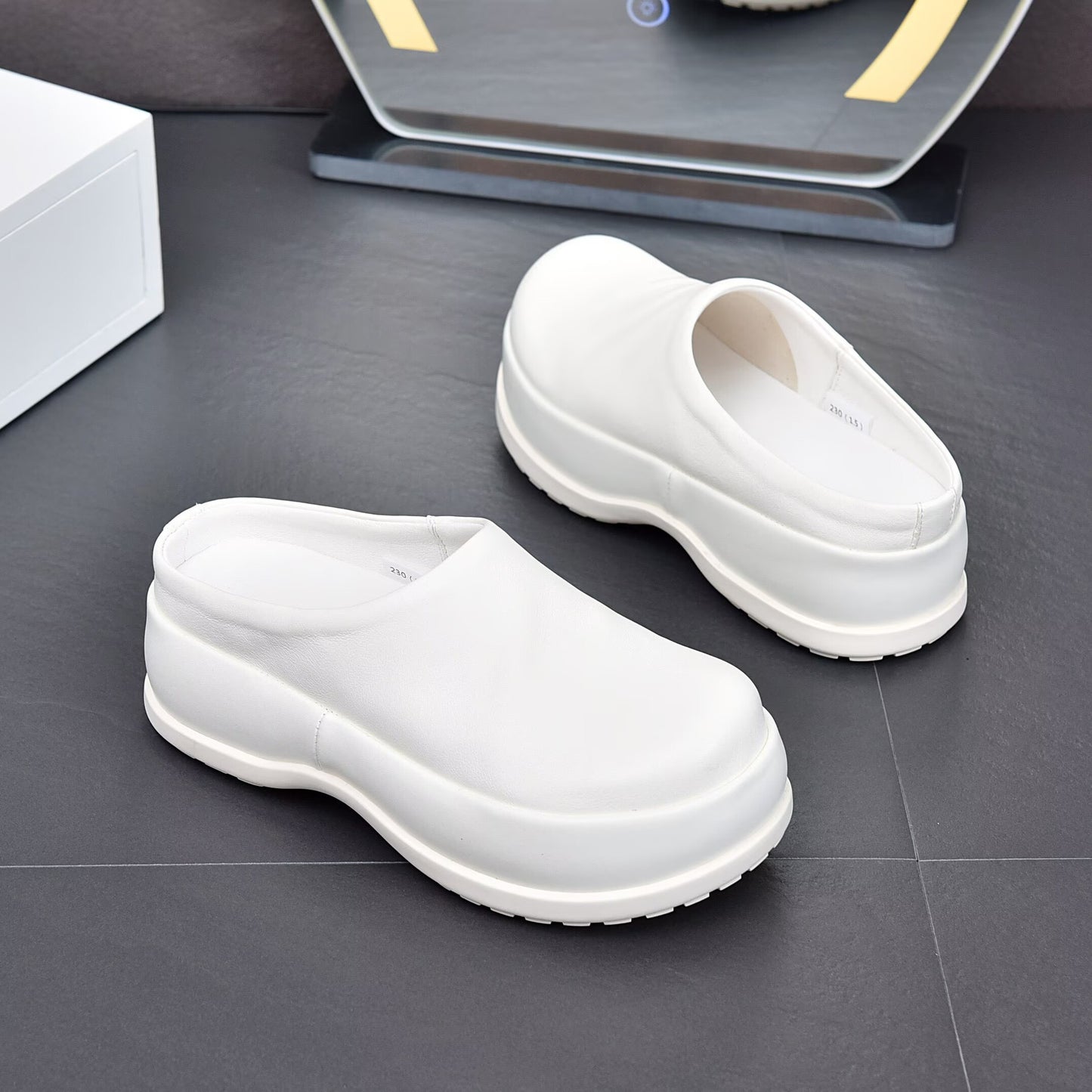 Women's Cowhide Summer Soft Bottom Feeling Toe Cap Fashion Outdoor Sandals
