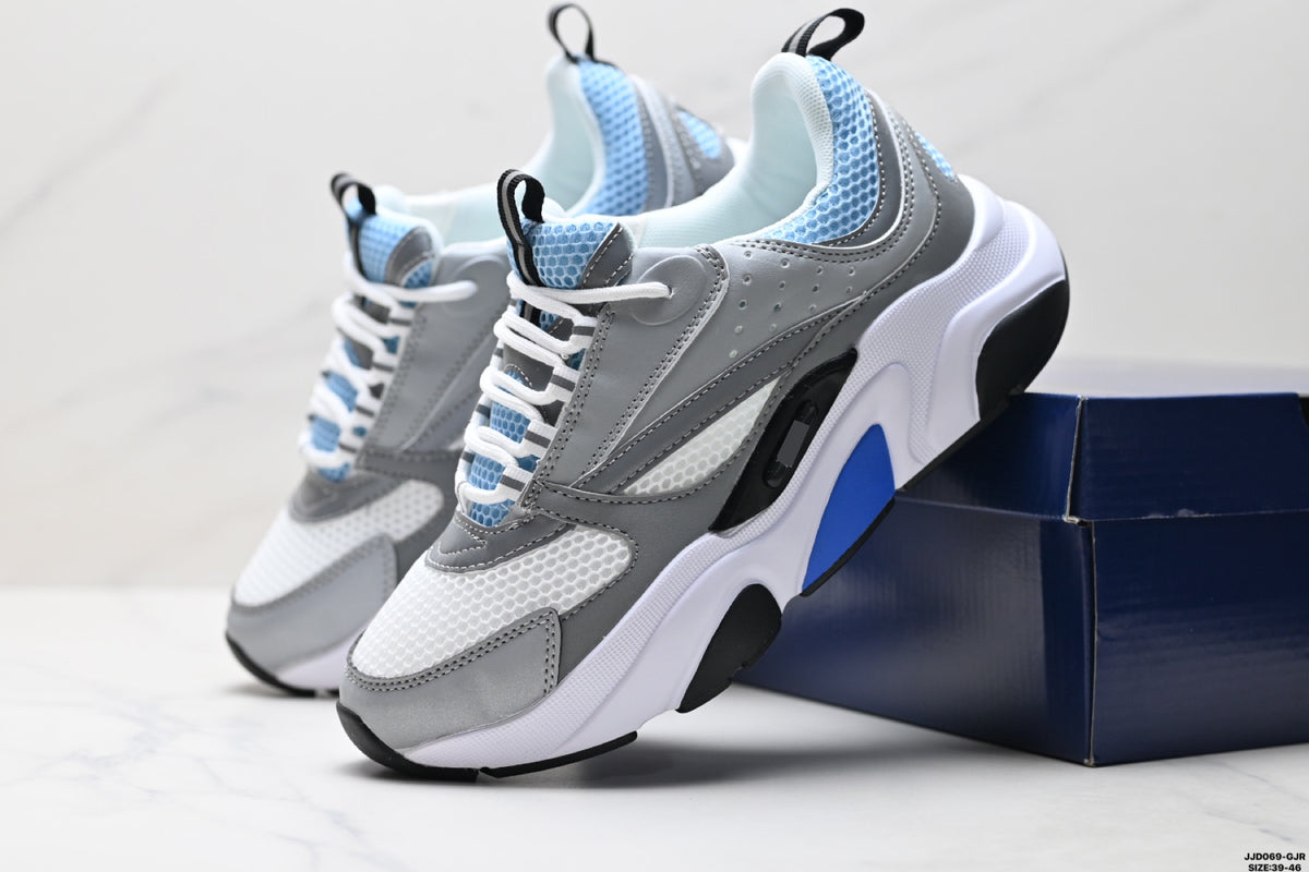 Men's Thick Sole Mesh Breathable Lightweight Elevator Wild Men's Sports Shoes