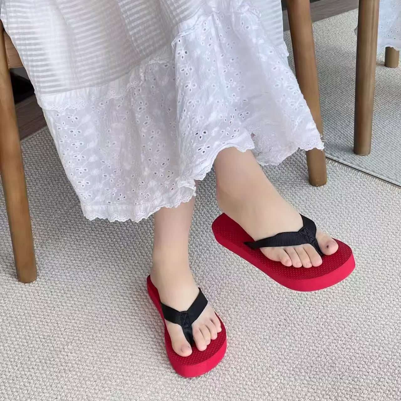 Women's Fashionable Seaside Black Red Flip-flops Flat Slippers