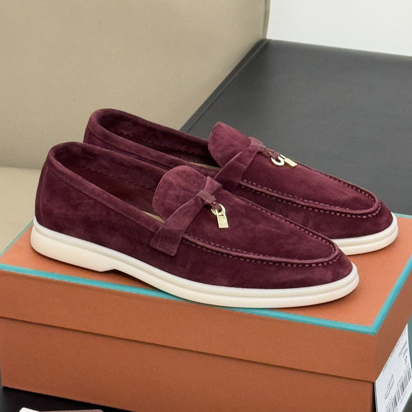 Men's Slip-on Soft Bottom Lovers Cowhide Comfortable Loafers