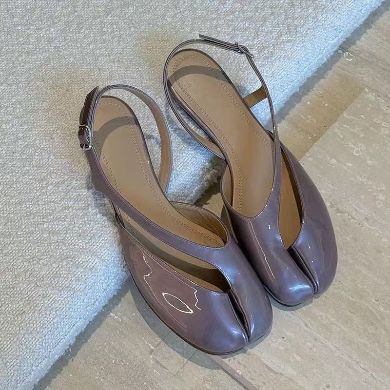 Women's Retro Minority Design Trotter Split Toe Buckle Fashion Flat Sandals
