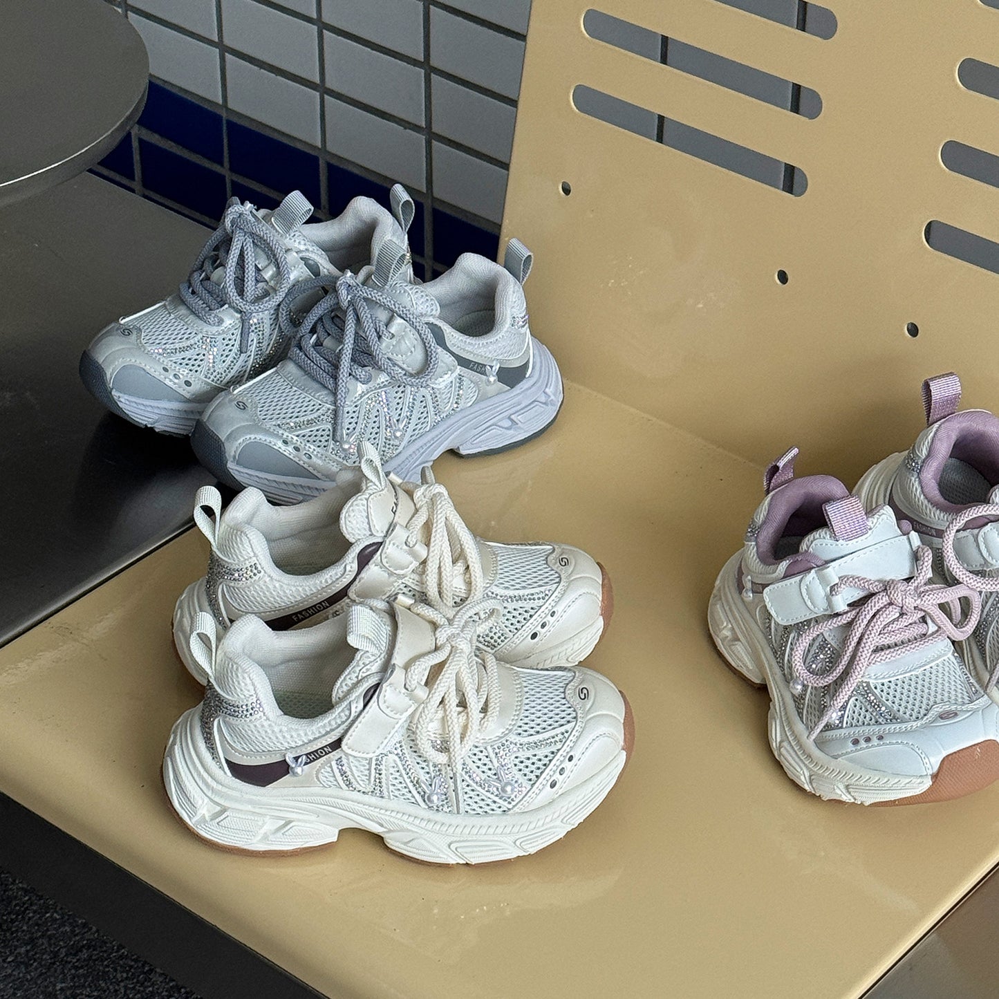 Children's Mesh Little Fashionable Lightweight Breathable Medium Children's Sports Shoes