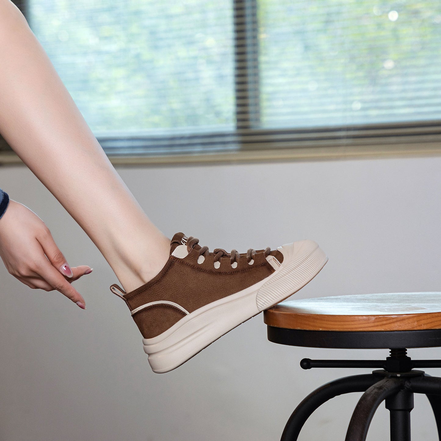 Women's Beautiful First Layer Cowhide White Sneakers