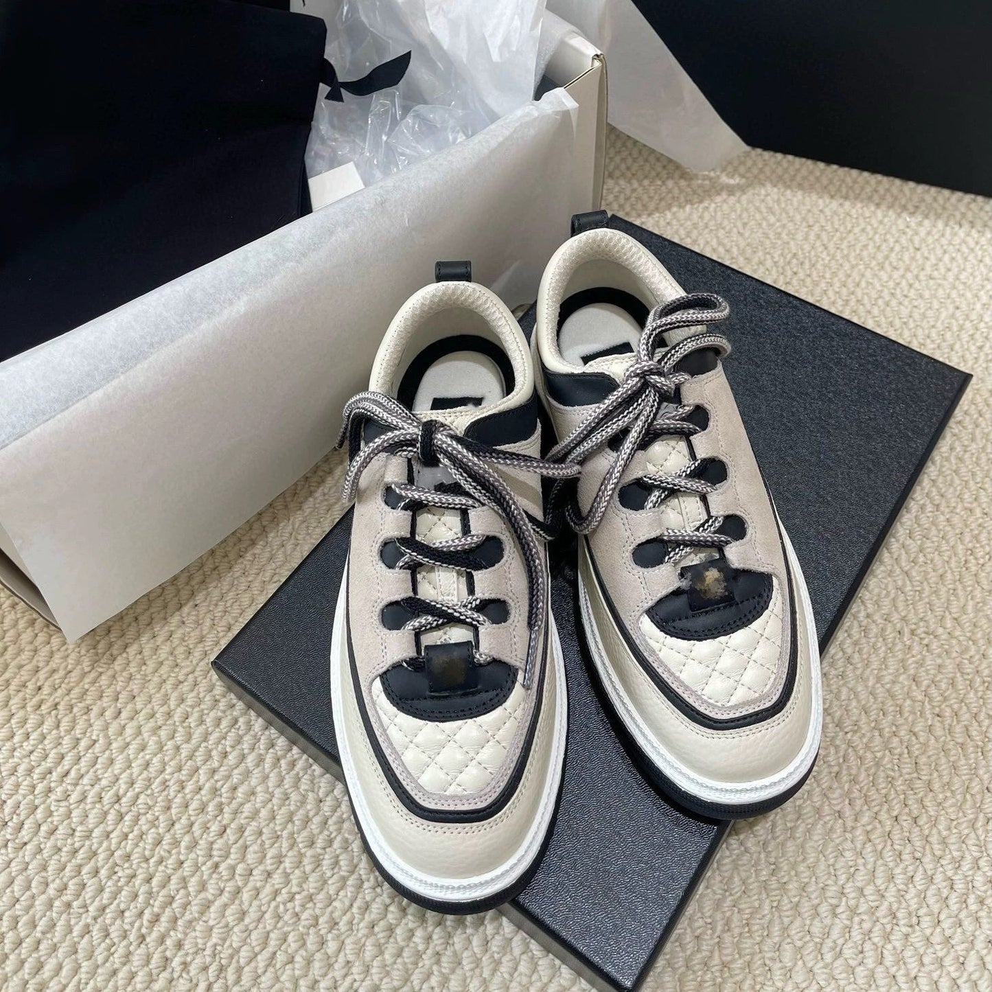 Women's Classic Style Black White Color Matching Women's Casual Shoes