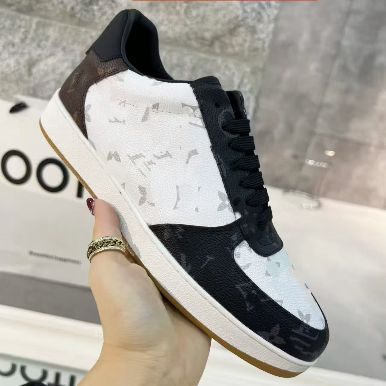 Men's Breathable Thick Sole Increased Light Luxury Sneakers