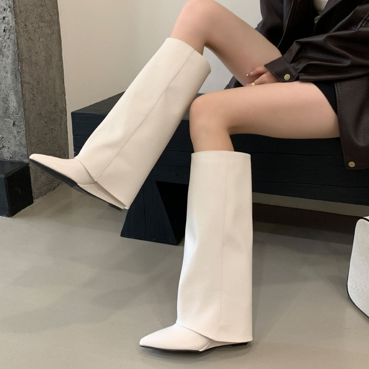 Women's Toe Slimming Flat Mid Elegant French Heels