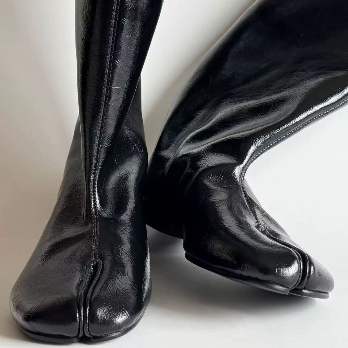 Women's Split Toe Chunky Ankle Flat Horseshoe Fashion Boots
