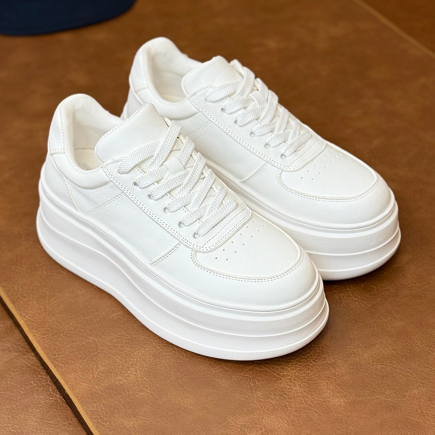 Women's Thick Bottom White Breathable Versatile Lightweight Women's Casual Shoes