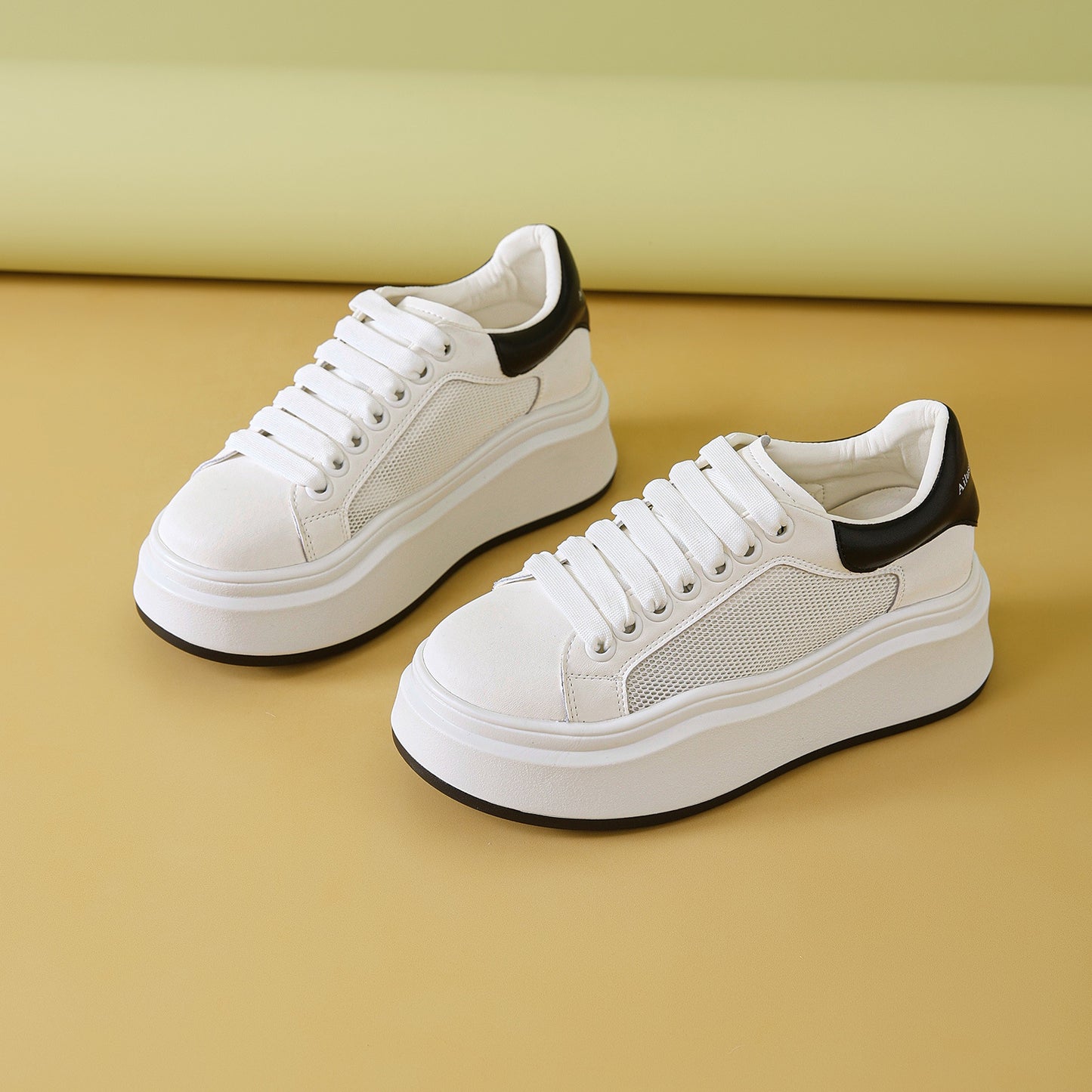 Women's Slimming Small Hidden White Commute Leisure Heels