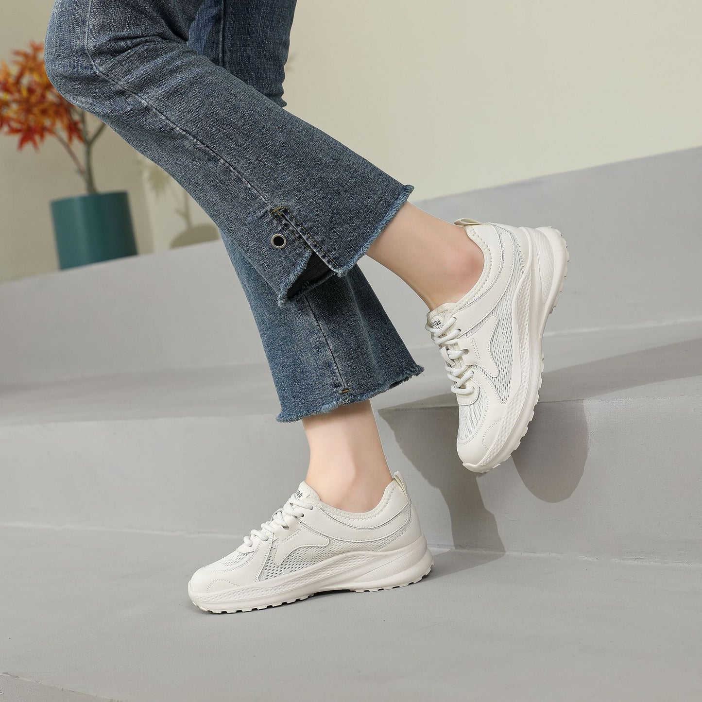 Women's Super Soft Breathable Sole Platform Mesh Surface Lightweight Women's Sports Shoes