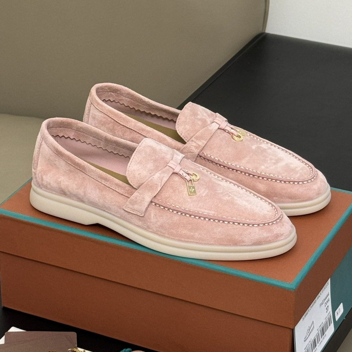 Men's Slip-on Soft Bottom Lovers Cowhide Comfortable Loafers