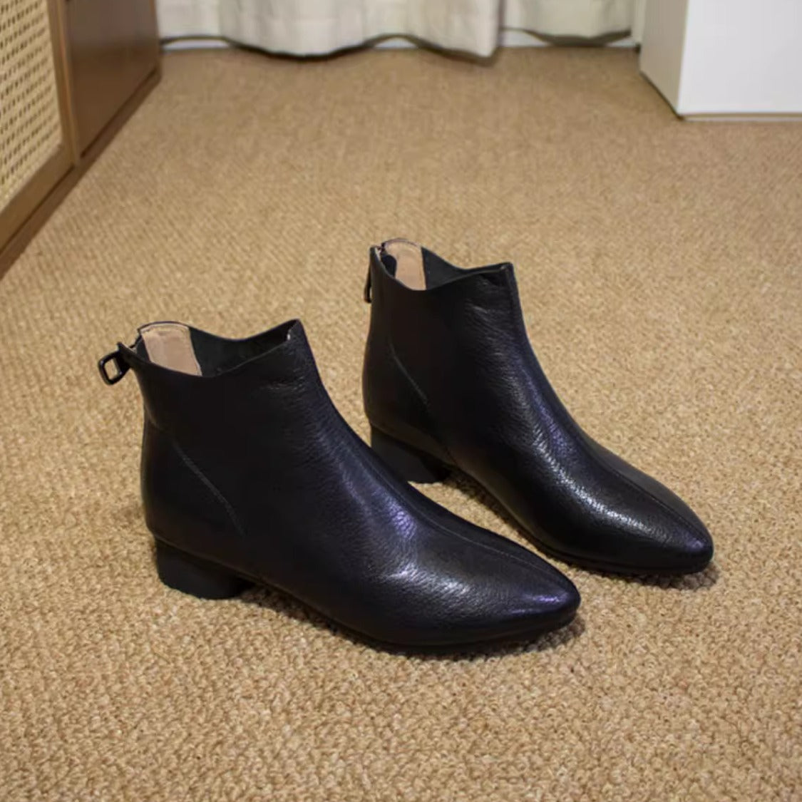 Women's White Chunky Ankle French Style Temperament Pointed Toe Women's Leather Boots