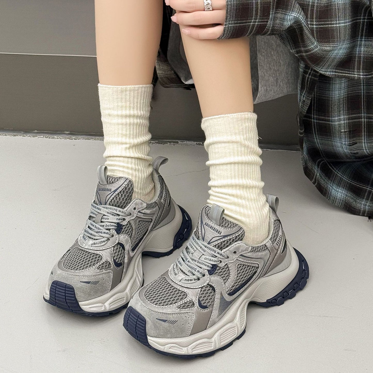 Women's Autumn Thick Bottom Super Popular Feet Show Niche Casual Shoes