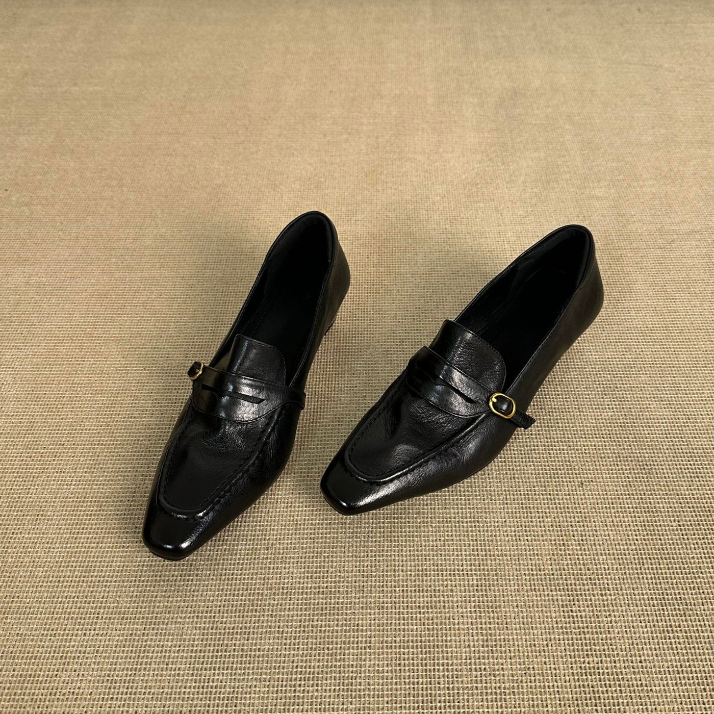 Women's Version Low Elegant Authentic French Style Commuter Slip-on Leather Shoes
