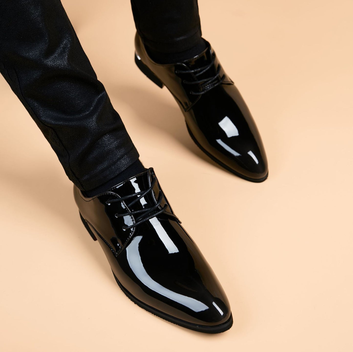 Pointed British Easy To Care Bright Leather Shoes