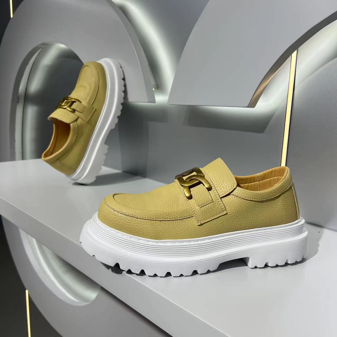 Men's Height Increasing One Pedal Business White Loafers