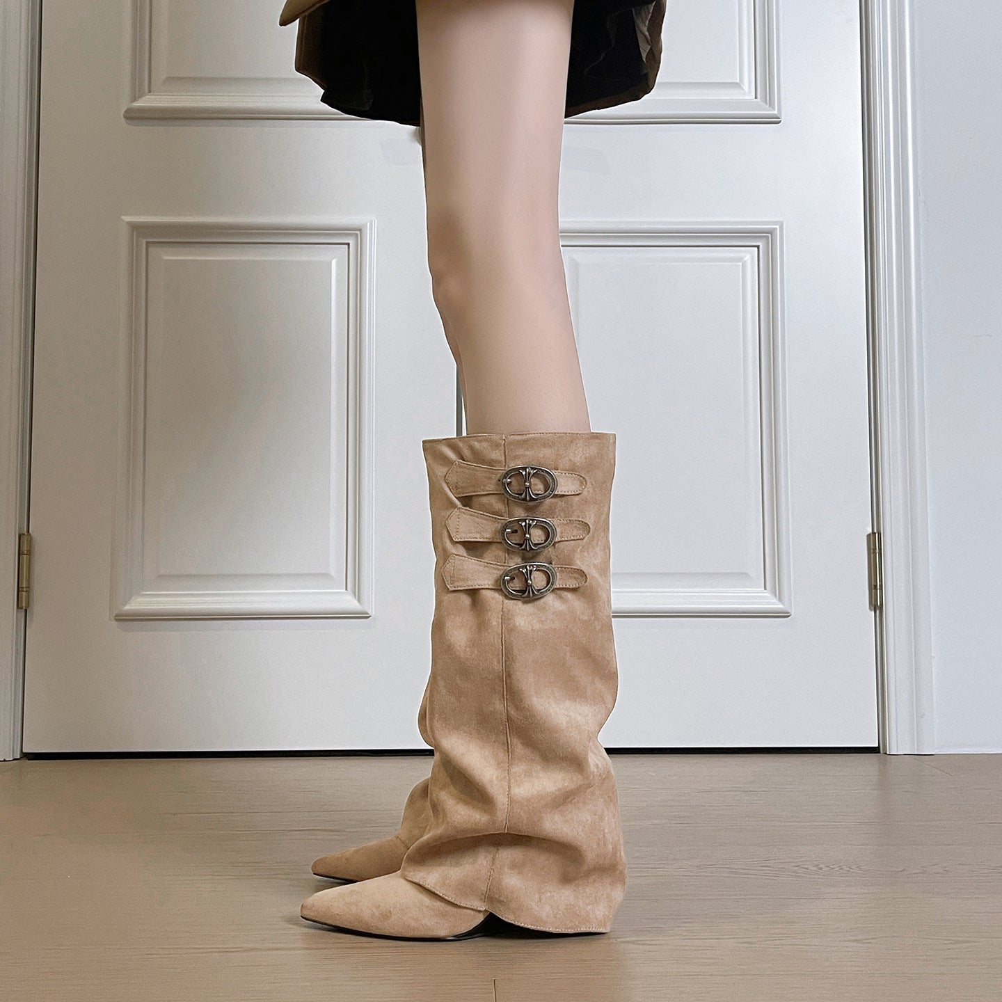 Women's Toe Height Increasing Insole Pantyhose Vintage Belt Buckle Wedge Boots