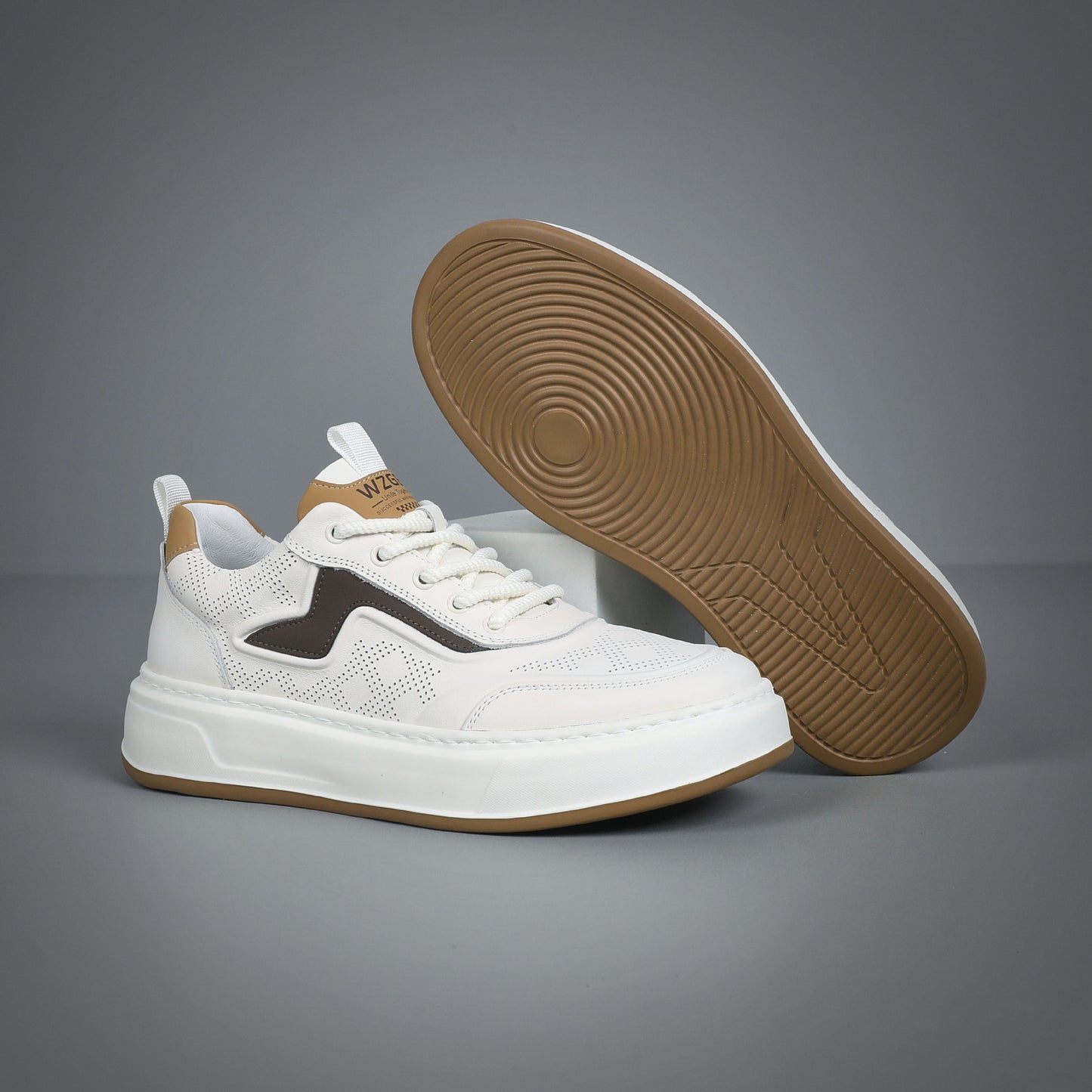 Men's Genuine Pure Cowhide Breathable Fashionable Soft Bottom Men's Board Shoes