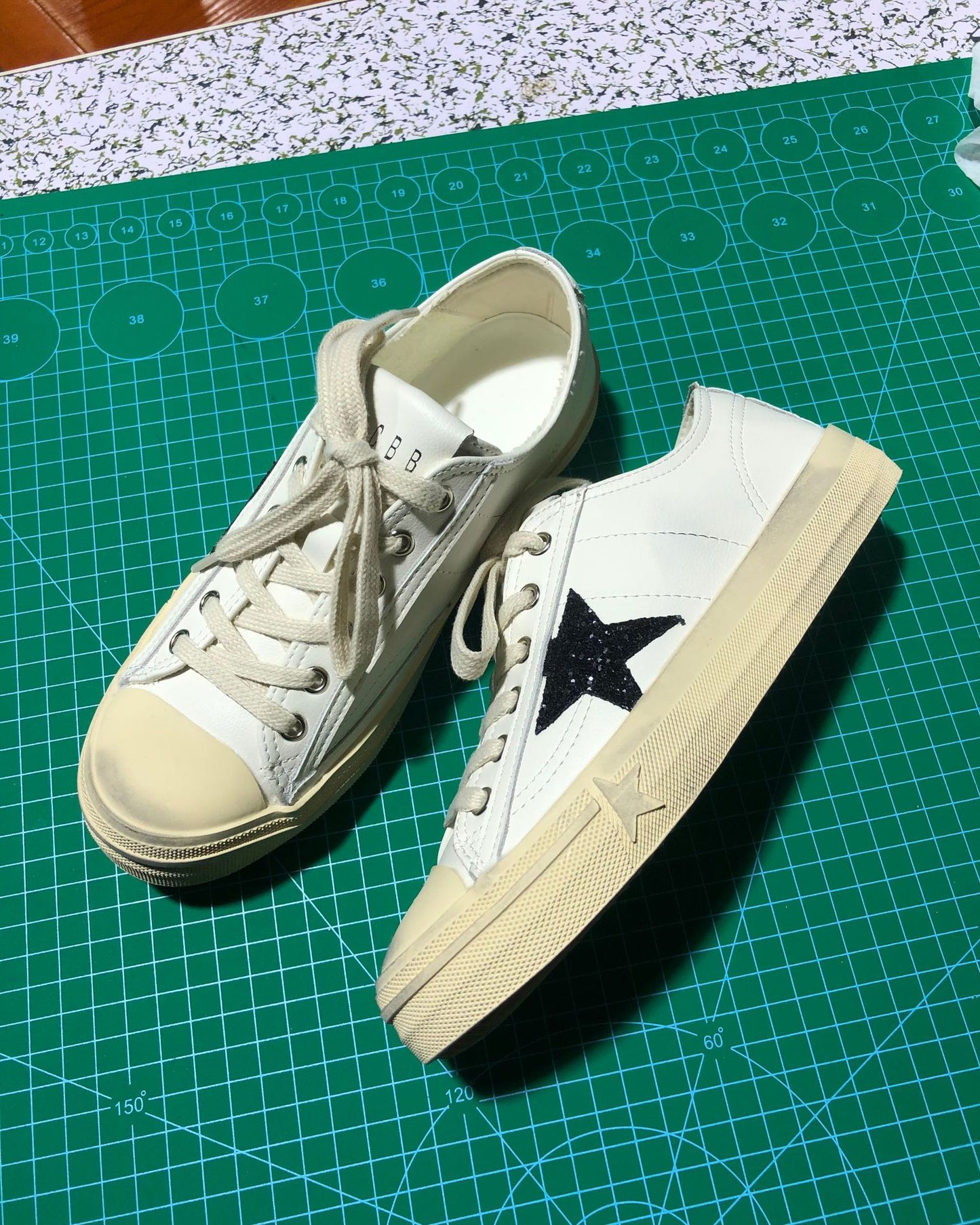 Women's Distressed Dirty Sports White Flat Step-on Half Women's Board Shoes