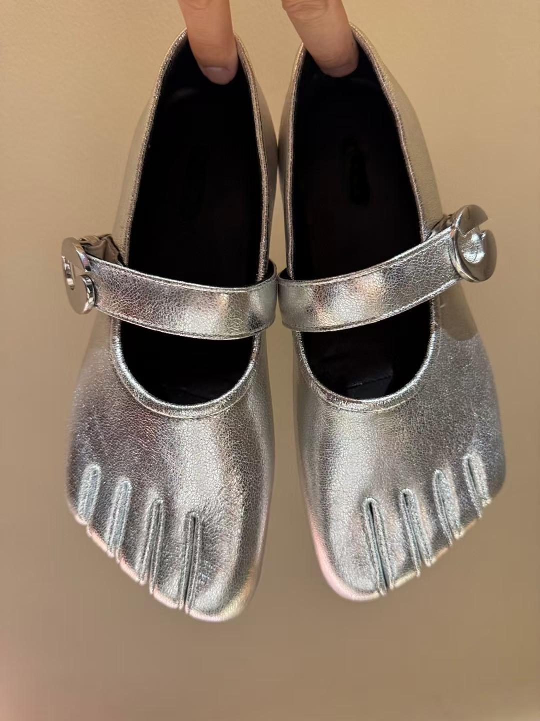 Women's Summer Square Head Shallow Mouth Flat Strap Velcro French Vintage Women's Fashion Shoes