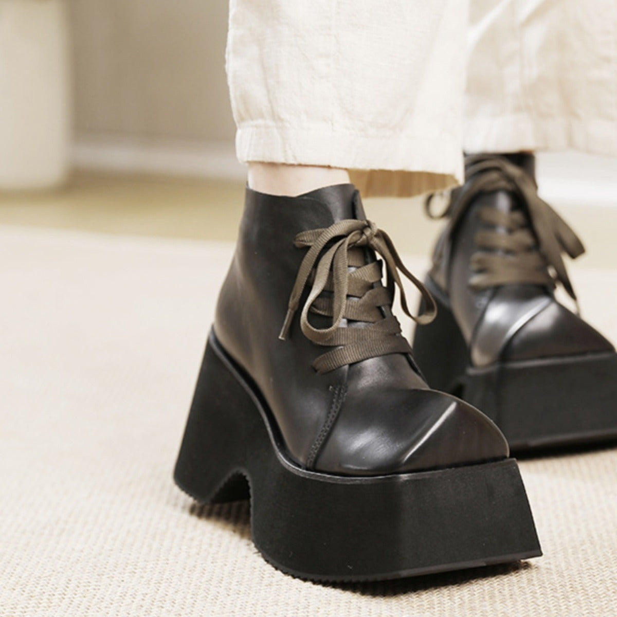 Platform Square Head Muffin Bottom Small Boots