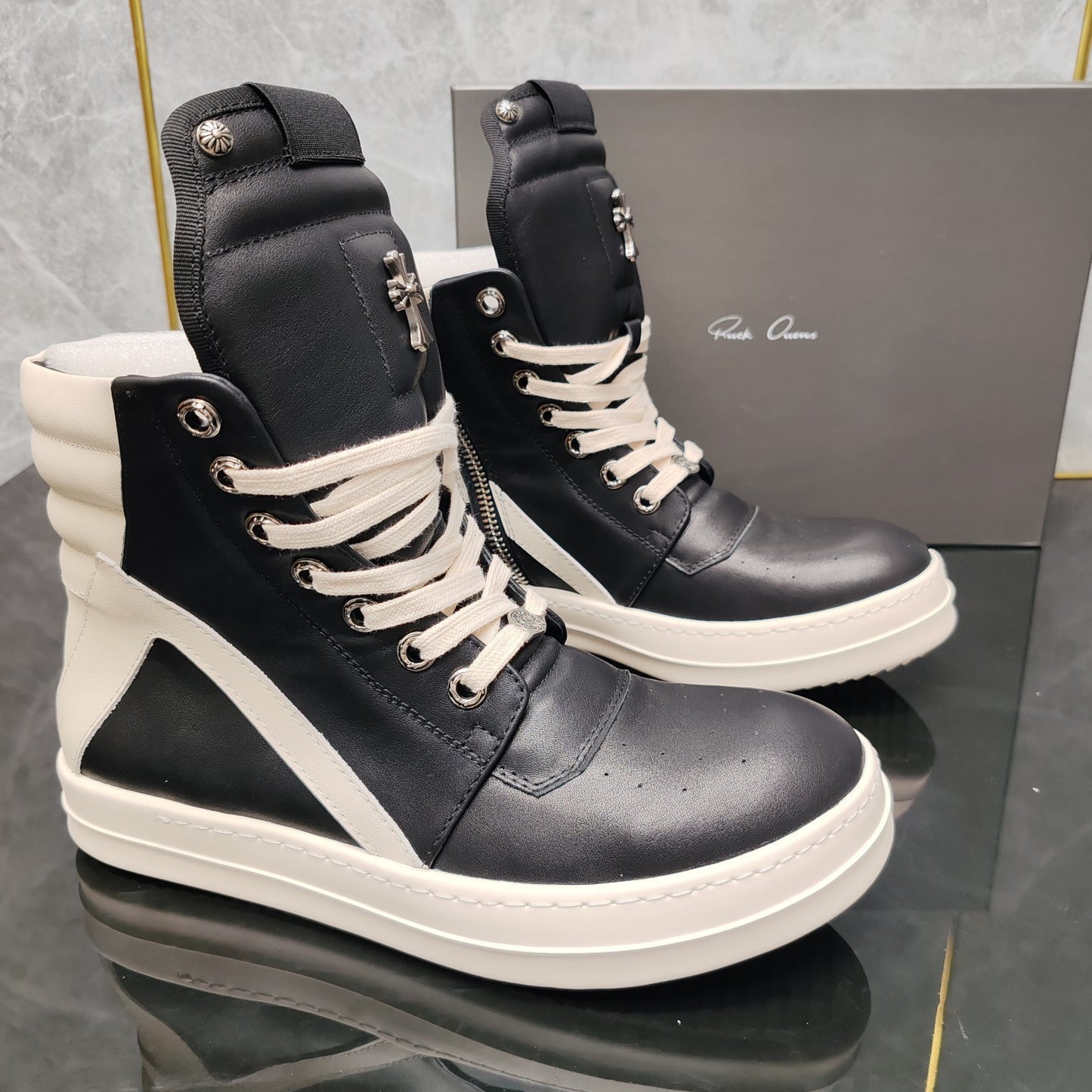 Women's & Men's Black Classic Inverted Triangle Versatile Genuine Platform Men's Board Shoes