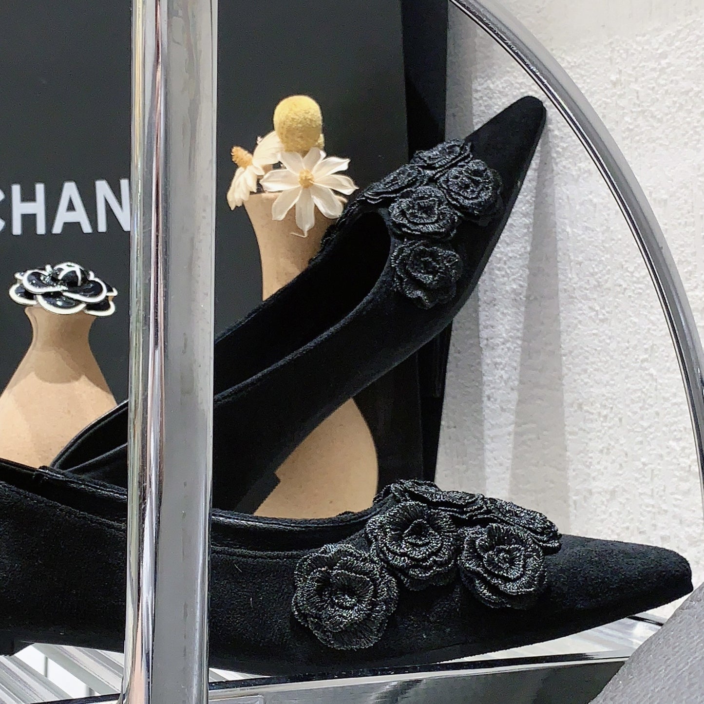 Women's Toe Pumps Small Broken Flower Personality Soft Bottom Women's Fashion Shoes