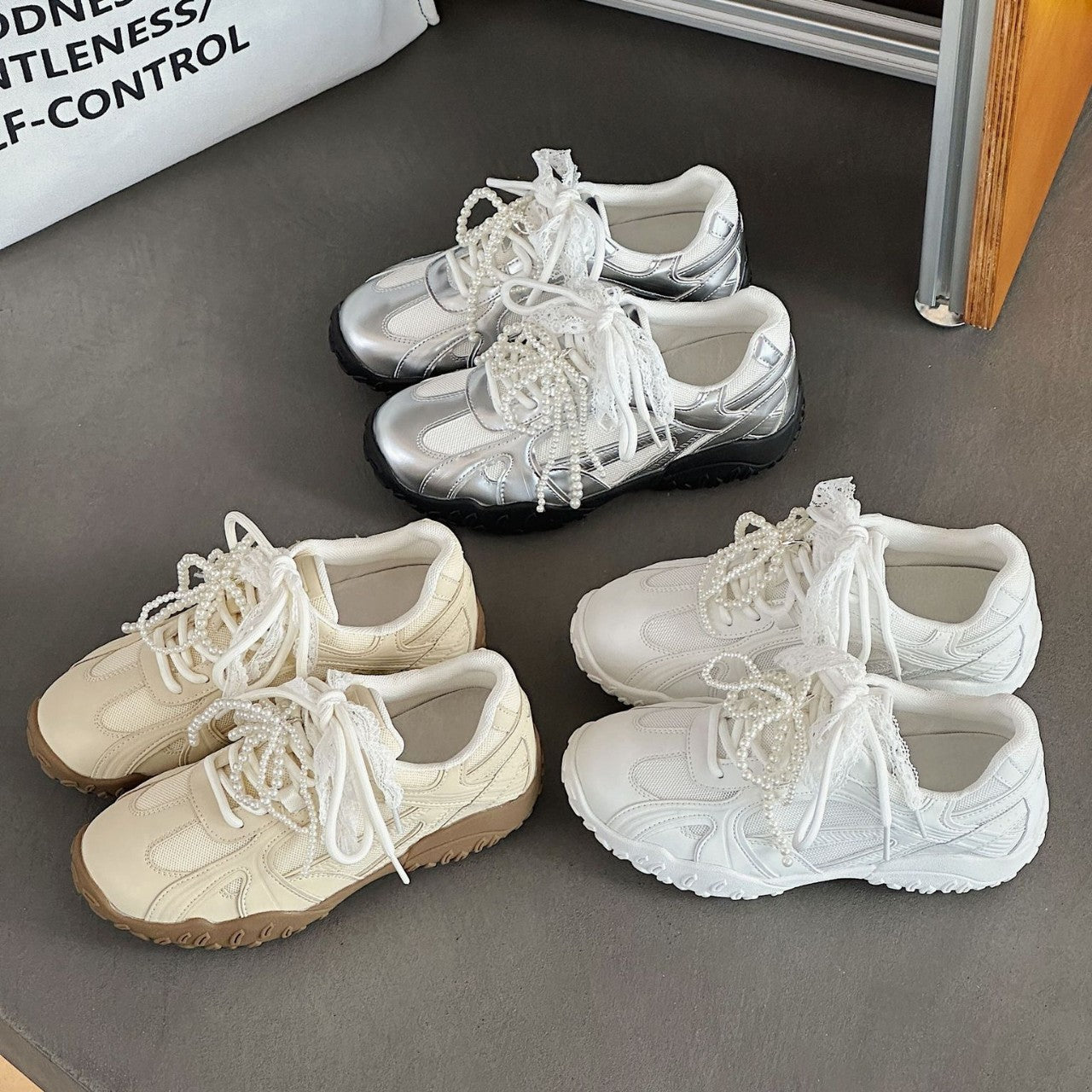 Women's Autumn Lace Pearl Height Increasing Insole Soft Bottom White Women's Casual Shoes