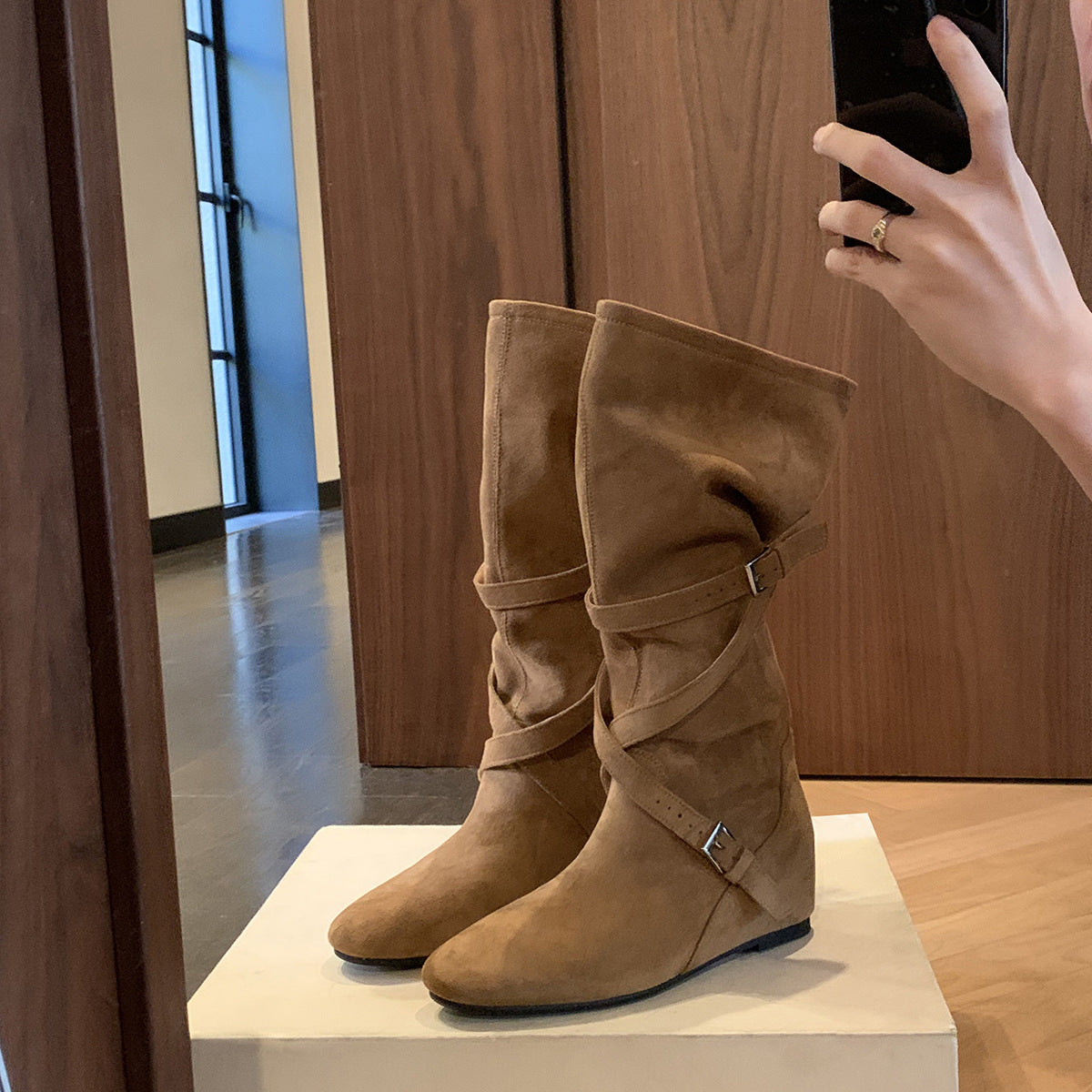 Women's Pile Style Height Increasing Korean Round Toe Buckle Soft Pleated Women's Leather Boots