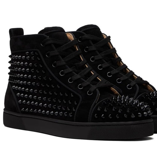 Beautiful Men's Rivet Trendy Wild Board Men's Casual Shoes