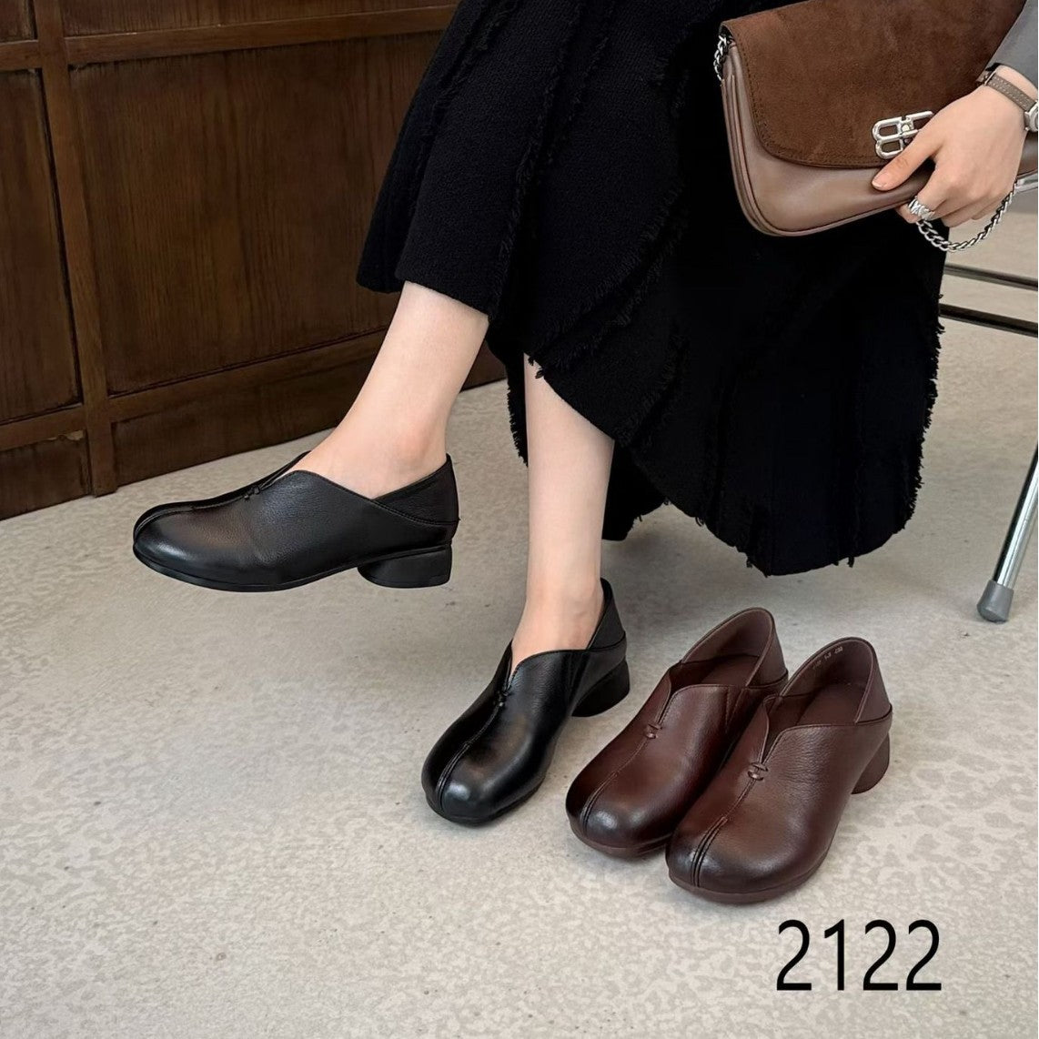 Women's Retro Genuine Temperament Commute Slip-on Short Women's Fashion Shoes