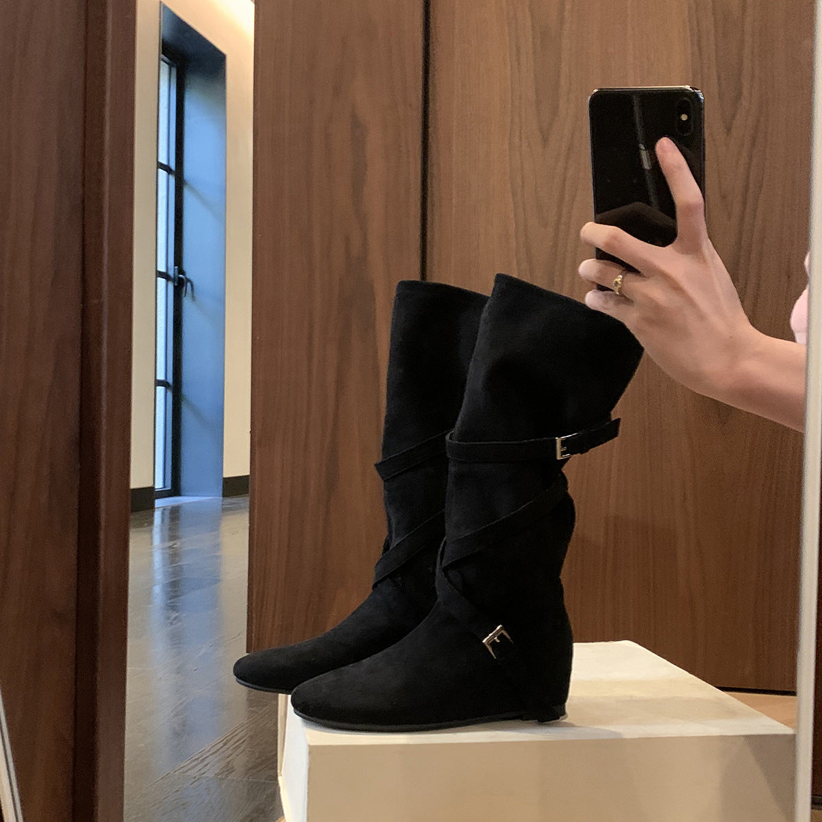 Women's Pile Style Height Increasing Korean Round Toe Buckle Soft Pleated Women's Leather Boots