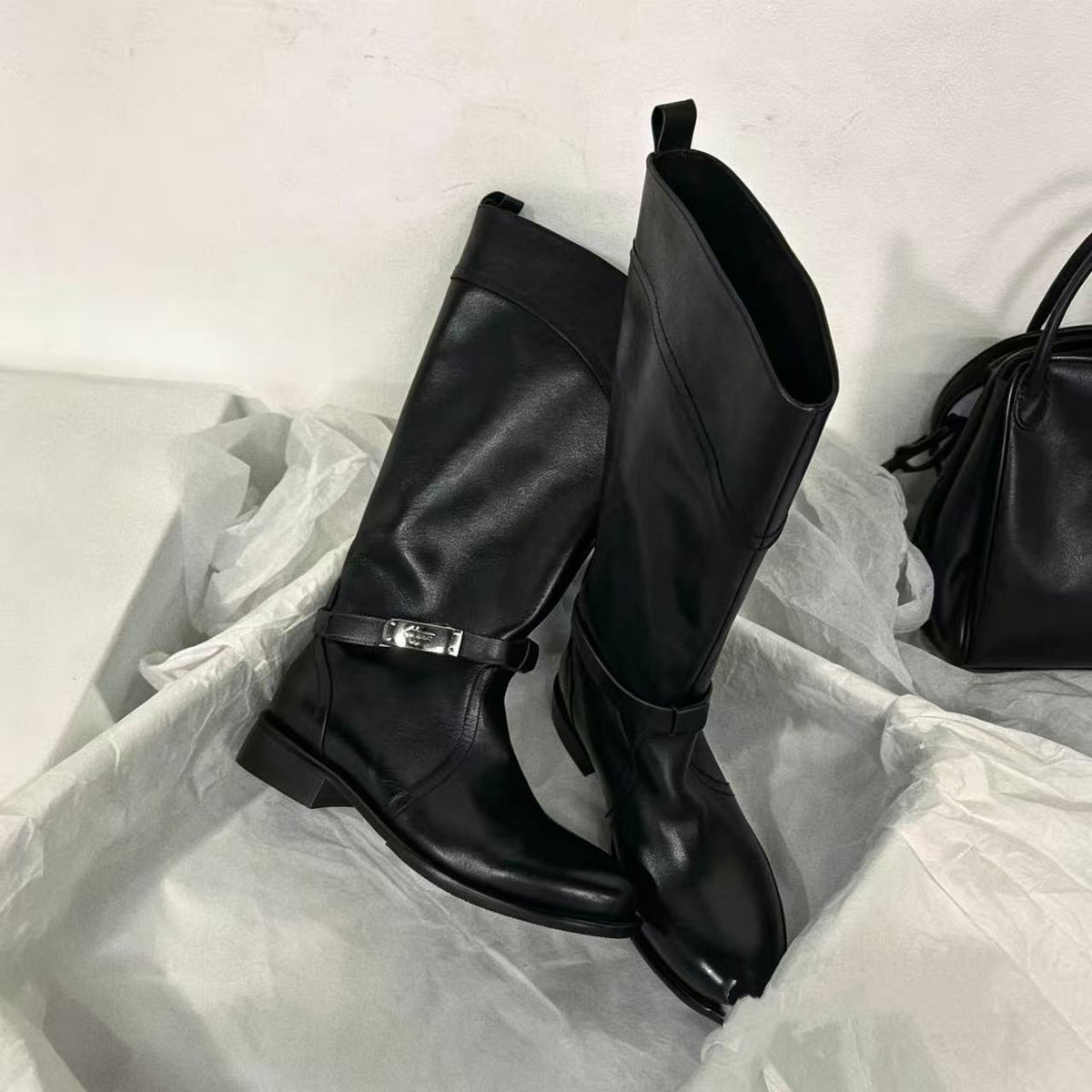 Women's Soft Round Head Chunky British Style Metal Buckle Versatile Women's Leather Boots