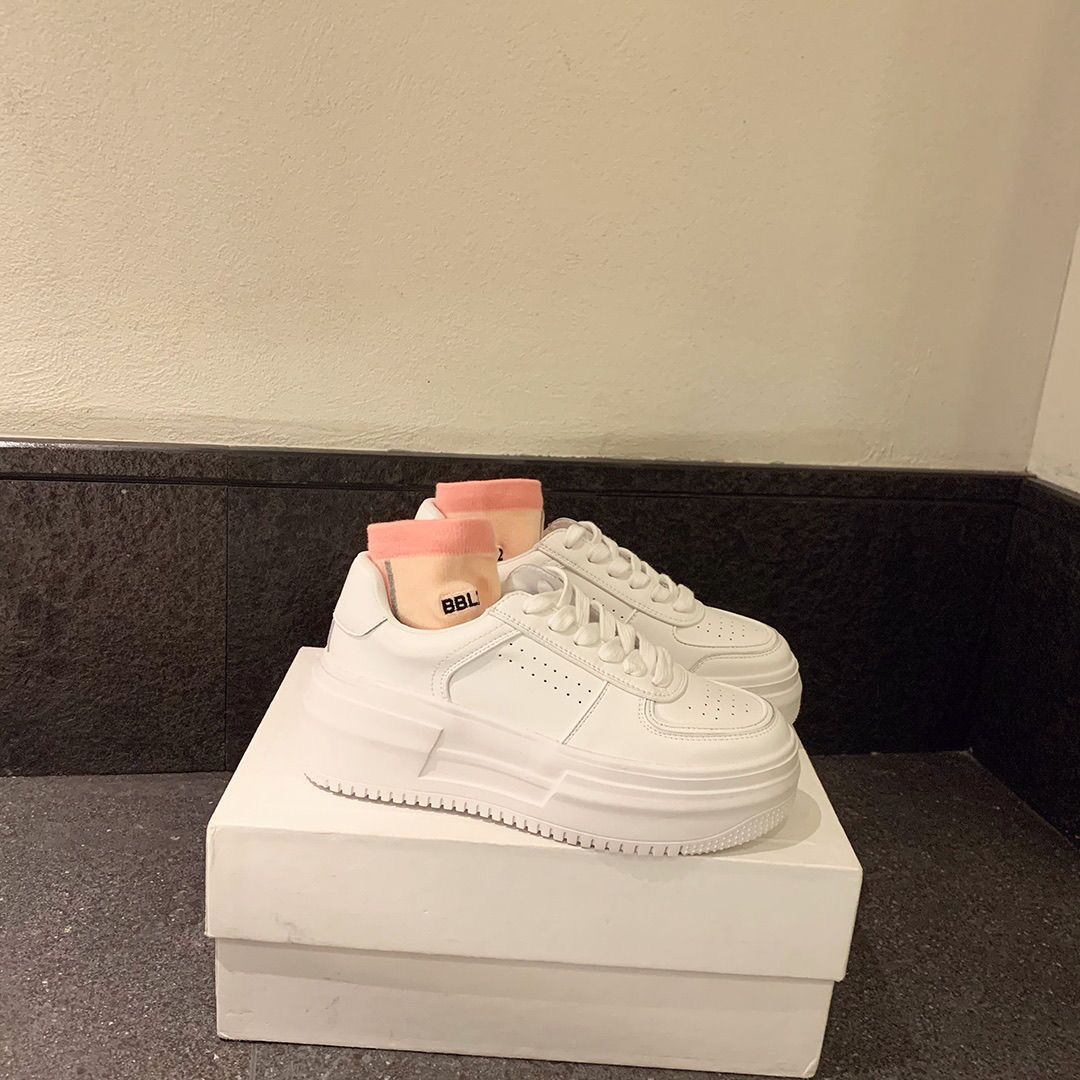 Women's Su Weekend Thick Bottom Flat Hidden Casual Shoes