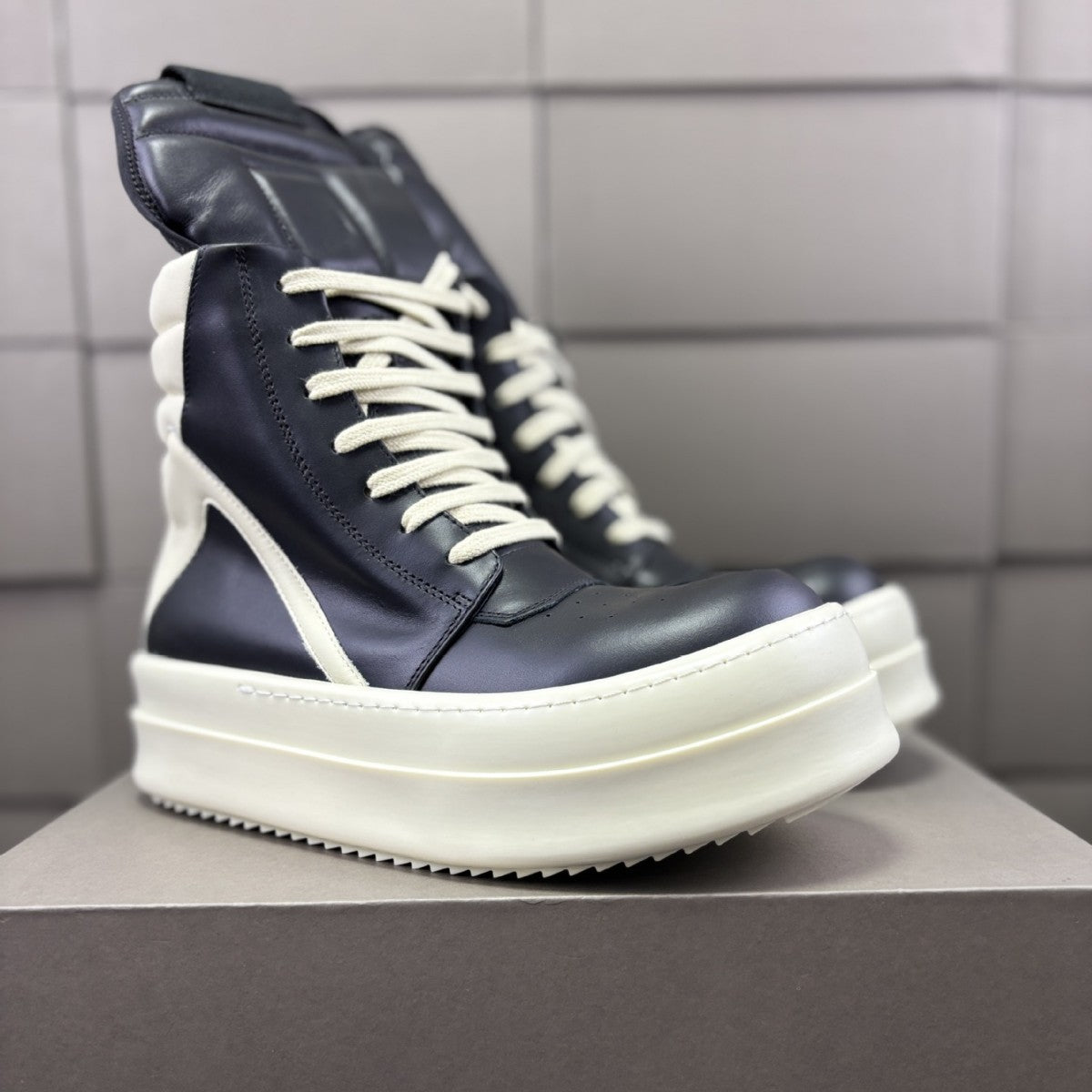 Women's & Men's Classic Inverted Triangle Dark Style Thick Sole Height Leather Shoes