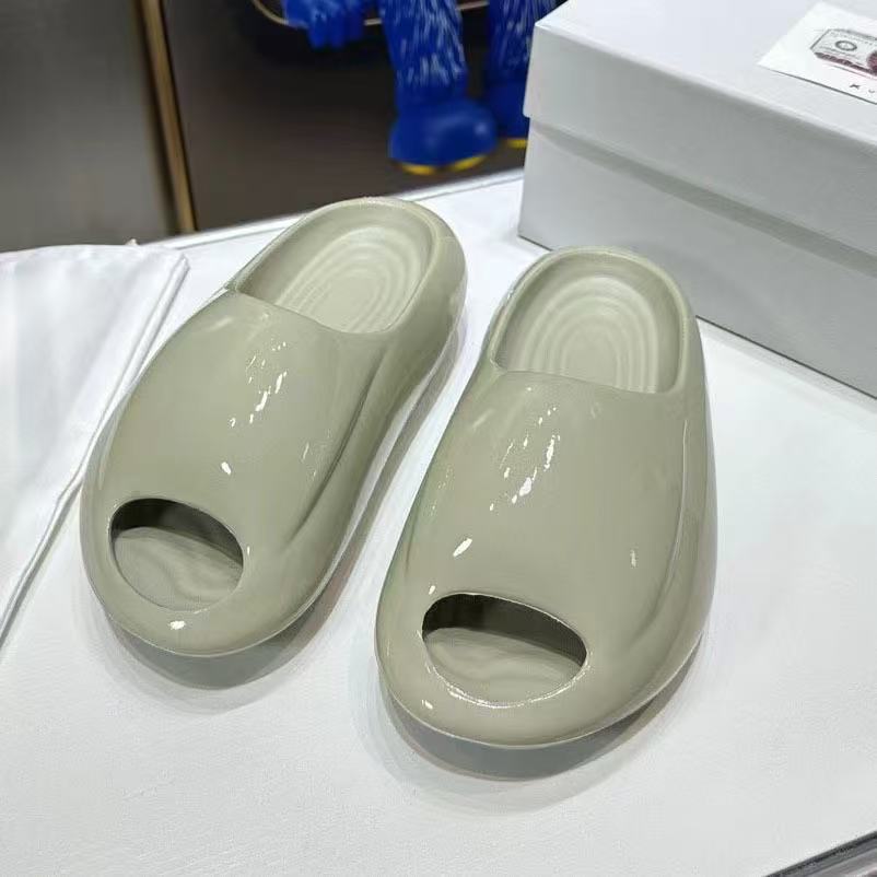 Women's Wu Whale Carbon Bread Platform Outdoor Slippers