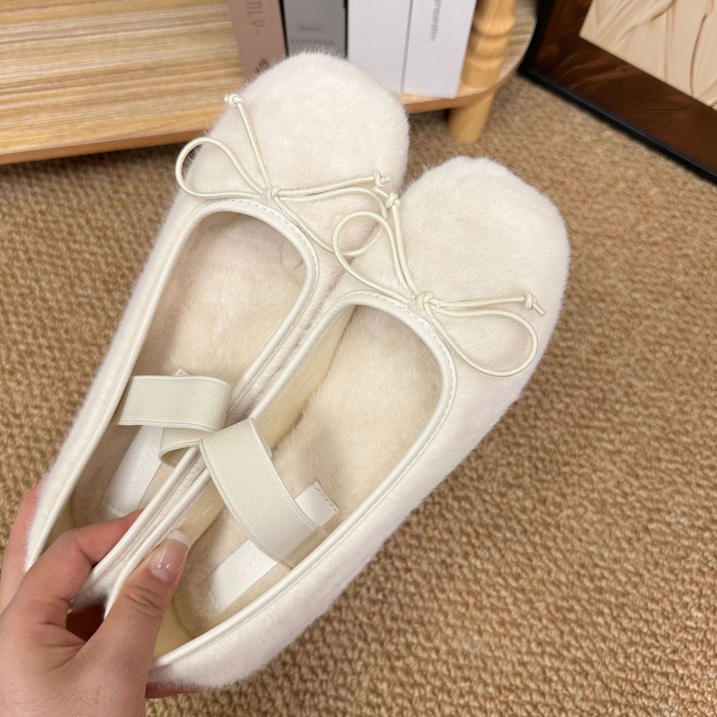 Women's Fluffy Outer Wear Fleece-lined Flat Bottom Women's Shoes