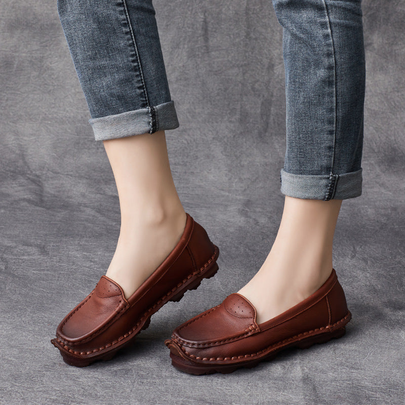 Women's Ethnic Style Vintage Cowhide Shallow Mouth Handmade Round Toe Slip-on Women's Casual Shoes