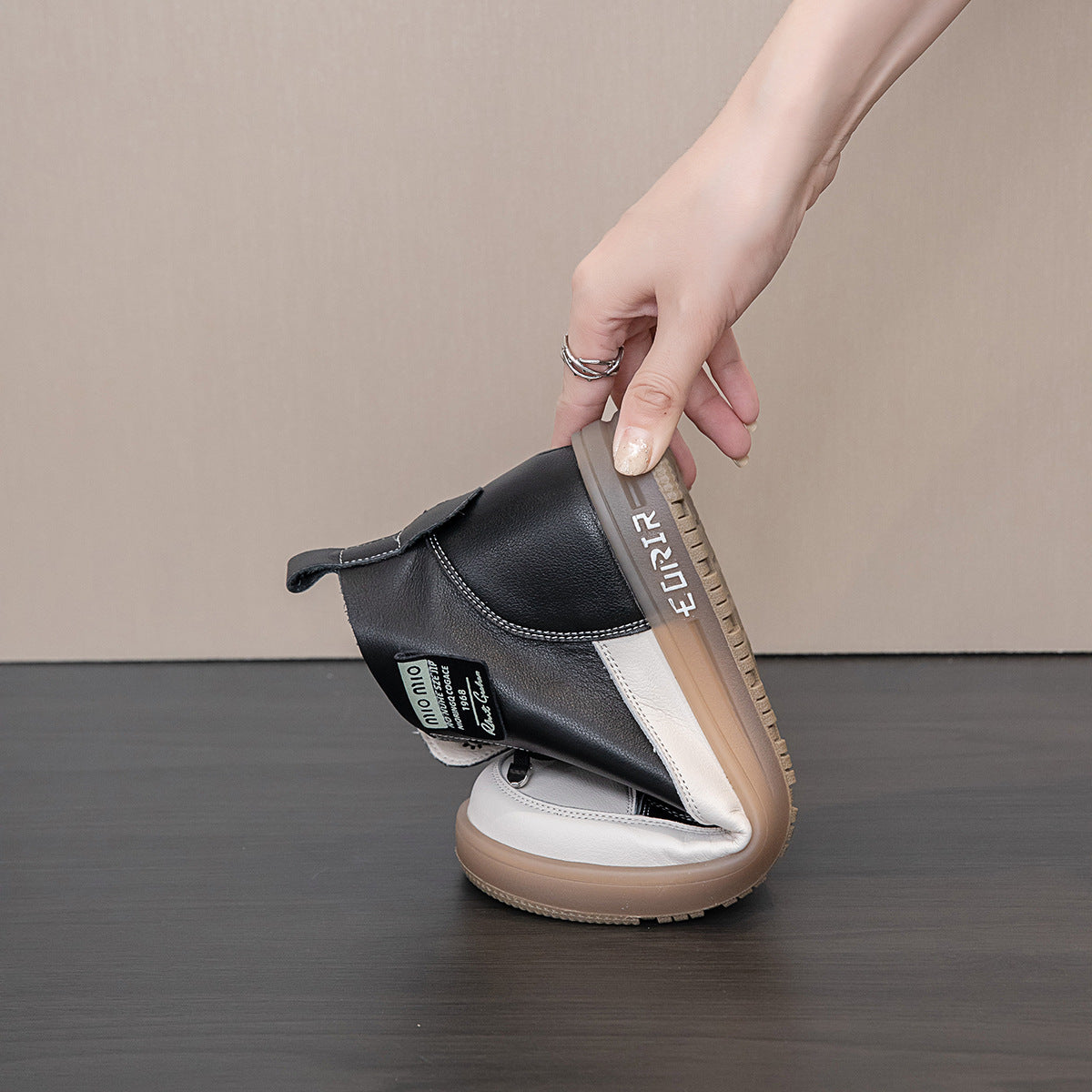 Women's First Layer Cowhide Outsole Flat Elastic Casual Shoes