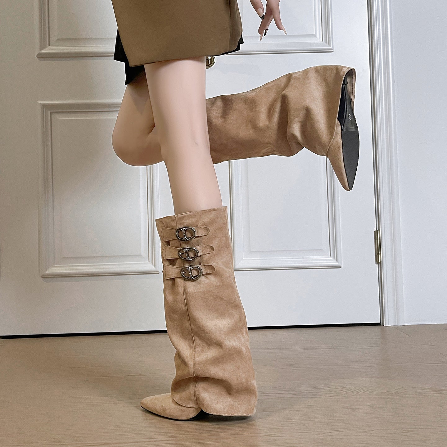 Women's Toe Height Increasing Insole Pantyhose Vintage Belt Buckle Wedge Boots