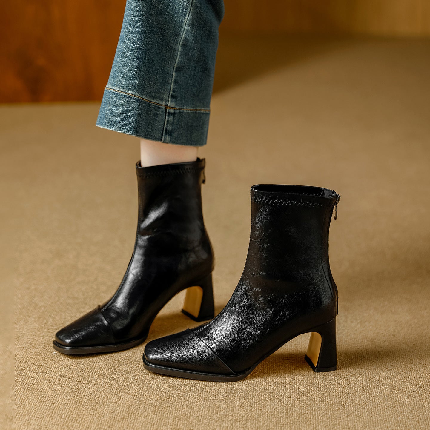 Women's High Stretch Thin With Padded Lining Simple Chunky Retro Commuter Women's Leather Boots