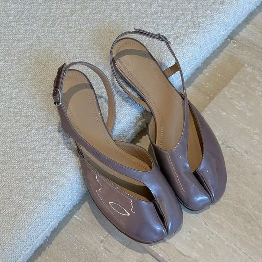 Women's Retro Minority Design Trotter Split Toe Buckle Fashion Flat Sandals