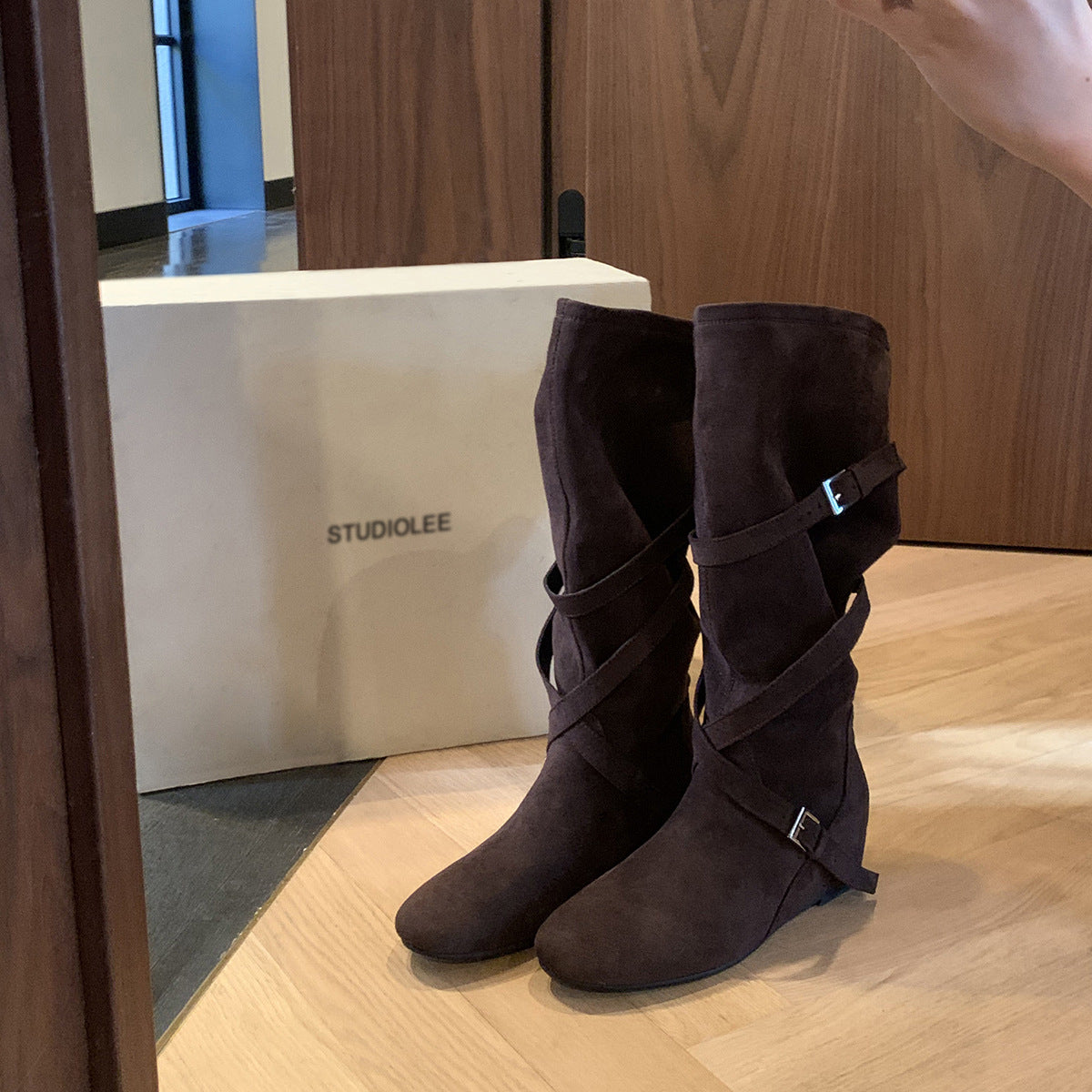 Women's Pile Style Height Increasing Korean Round Toe Buckle Soft Pleated Women's Leather Boots