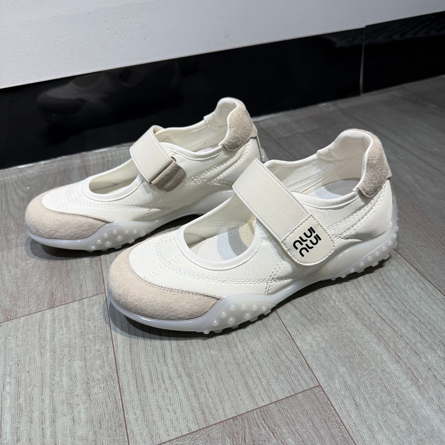 Women's Autumn Invisible Elevated Shallow Mouth Pumps Breathable Women's Sports Shoes