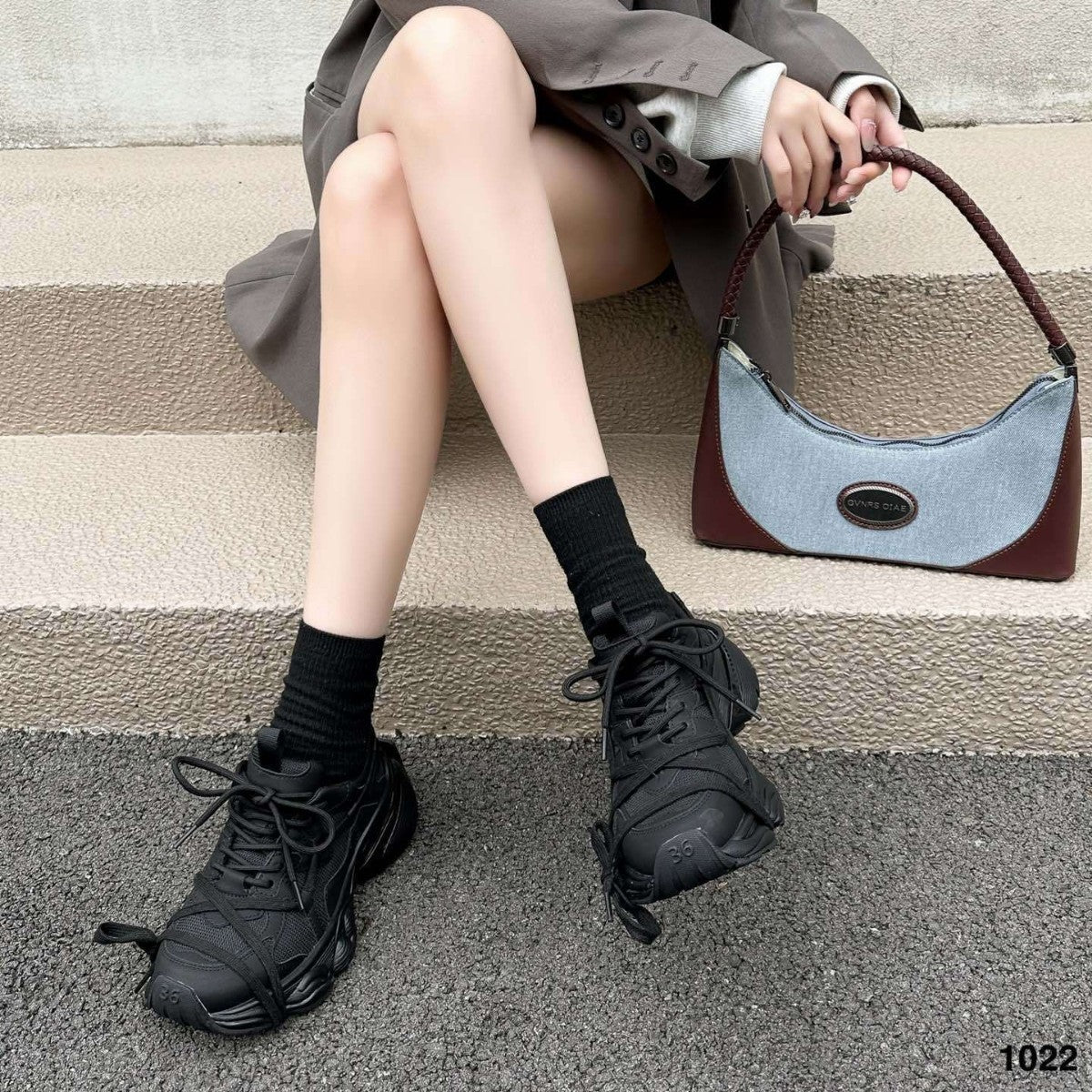 Women's Genuine European Goods Fashion Platform Lace Up Sneakers