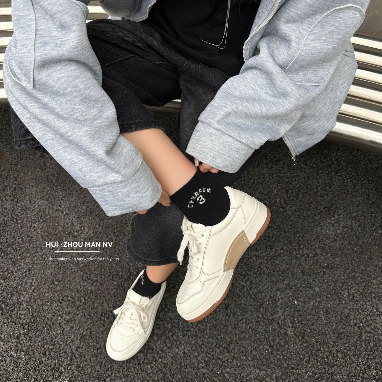 Women's Retro White Pleated Platform Height Increasing Soft Bottom Sneakers