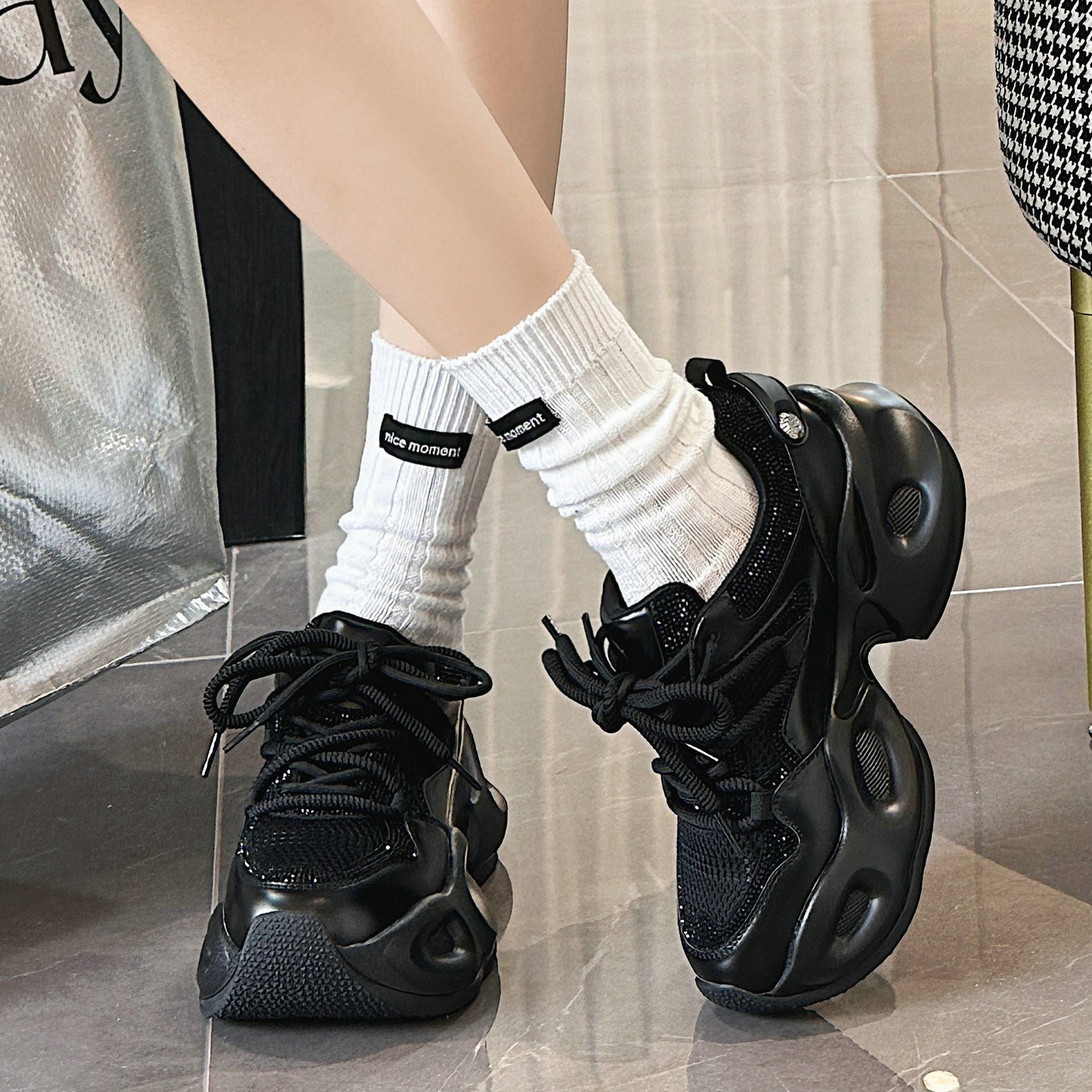 Women's Spring Breathable Fashion Commuter Hot Drilling Women's Sports Shoes