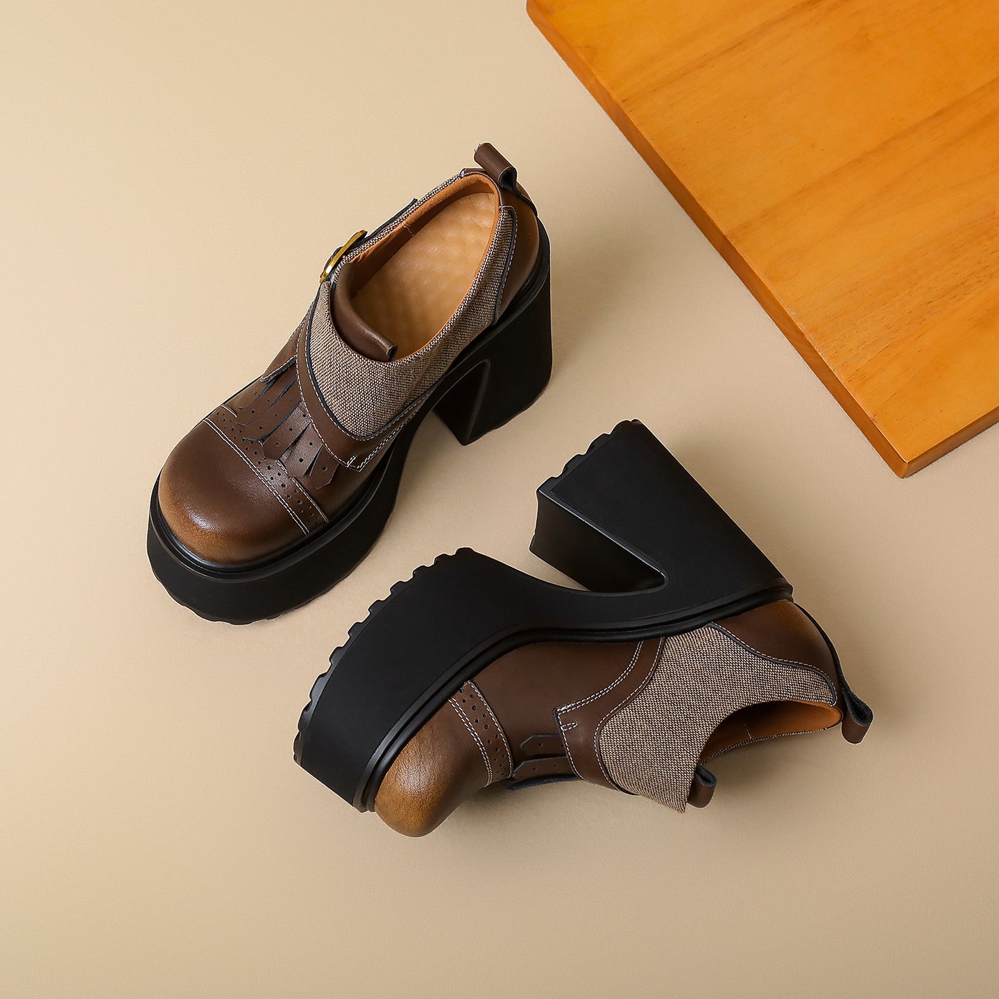 Women's Style Retro Chunky Super High Cowhide Stitching Small Heels